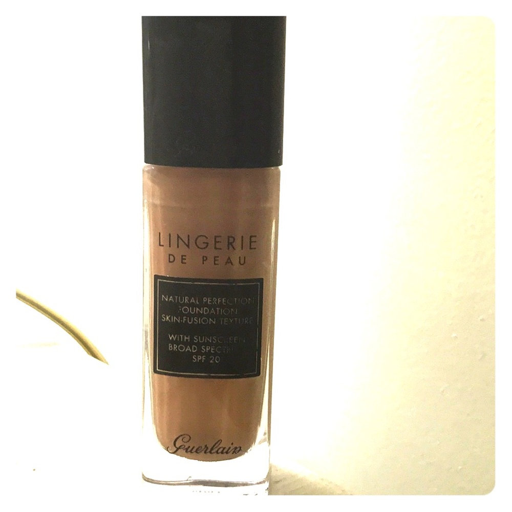 Guerlain Lingerie De Peau foundation SPF 20